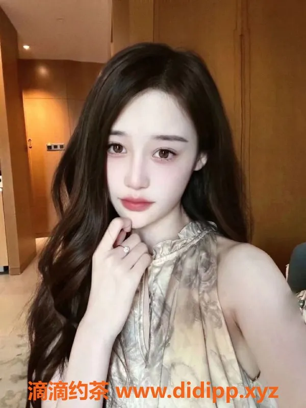 无锡楼凤-无锡嫩妹雨诺，176cm，51斤，B罩杯，1200元