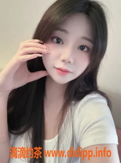 深圳楼凤-福田大胸小奶酪，160cm 49kg 23岁热情服务