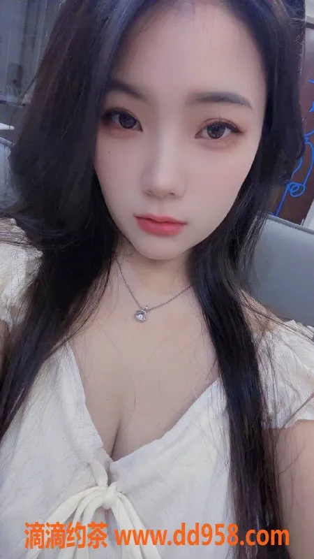 惠州楼凤-惠城娃哈哈 99年芳龄 36D胸器