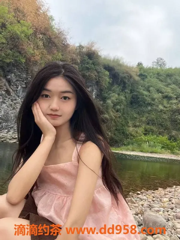 惠州楼凤-霖霖 24岁 166cm 大亚湾 制服丝袜服务只需600p