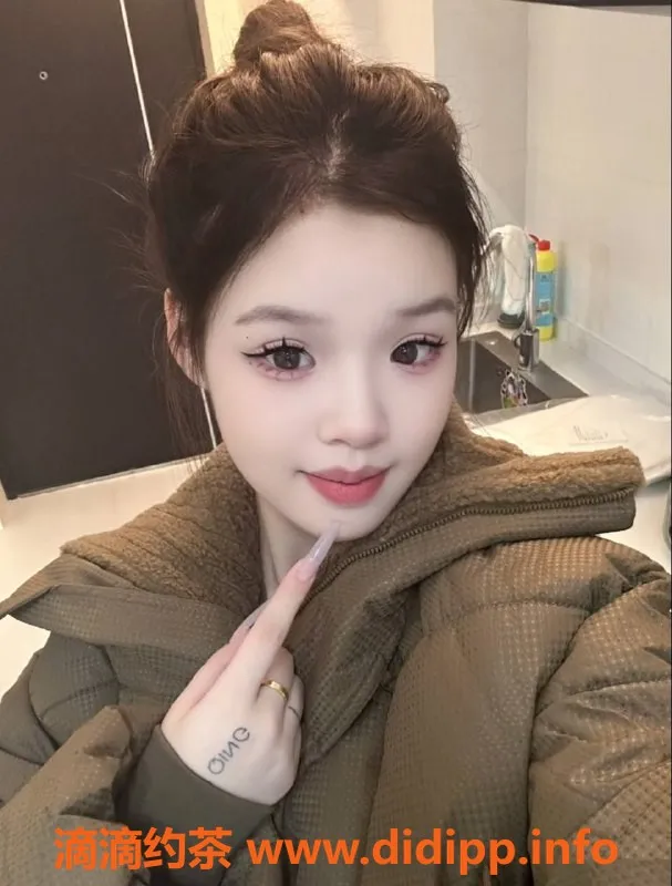 惠州楼凤-江北嫩妹朵朵，18岁，身高162cm，34D蜜桃身材