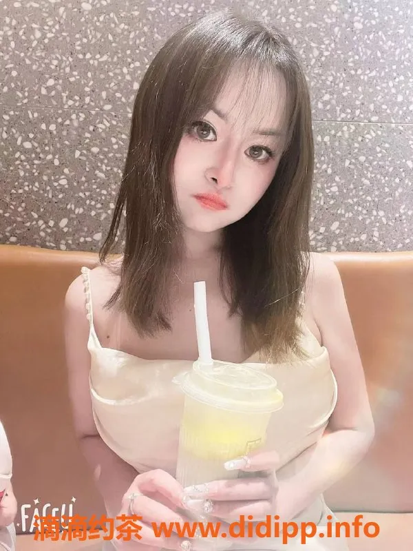 深圳楼凤资源信息,宝安区小鹿老师，98年大胸诱惑，600p起