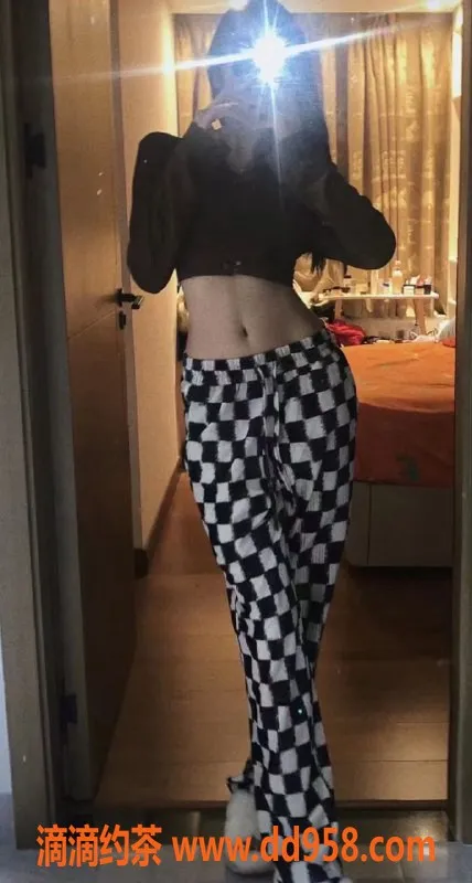 常州楼凤-武进小飞，165身高，95体重，陪浴服务畅享