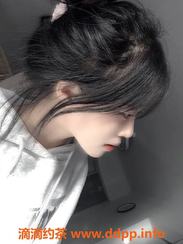 惠州楼凤-河南岸小迪，19岁160cm嫩妹，热情服务等你来！