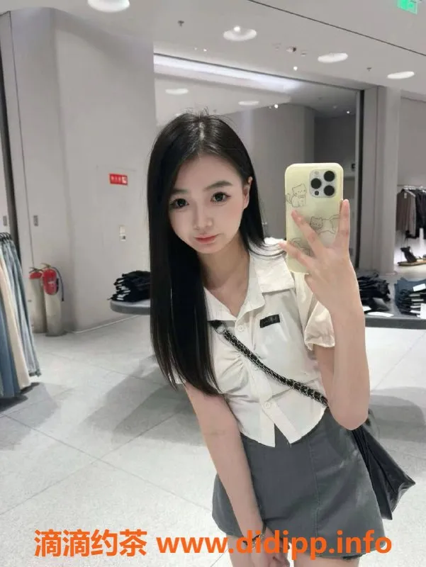 深圳楼凤-龙华19岁宁宁，身高163cm，超值1000元P