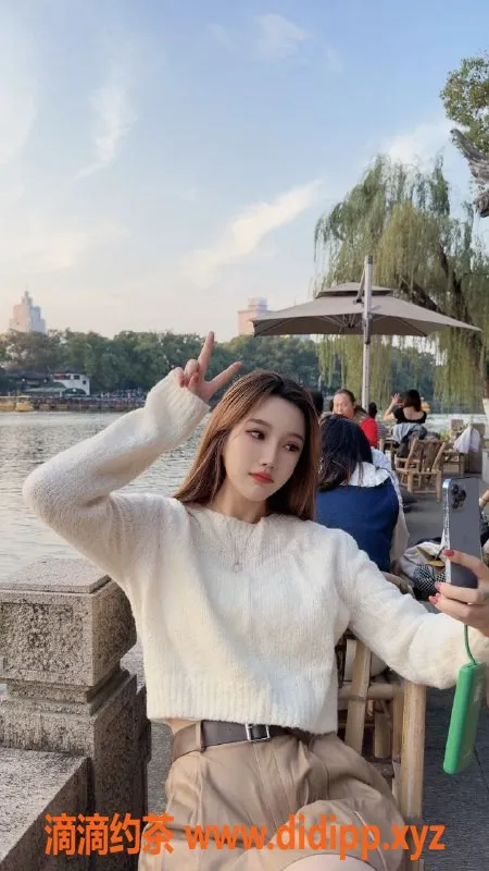 上海楼凤-徐汇熊戴戴，168cm胸D女友系服务仅1200P