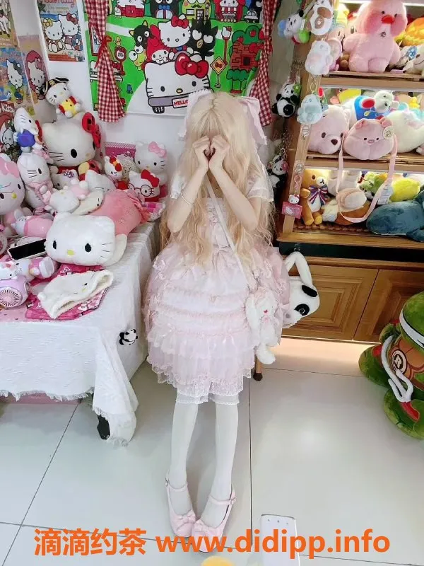 常州楼凤资源信息,常州洛洛，20岁，身高162，88斤，600元服务