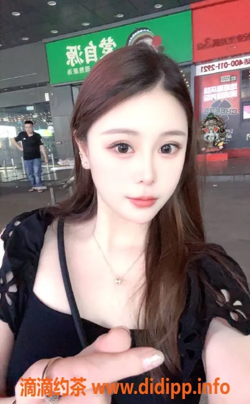 中山楼凤-C柚，25岁，36E，水费600/p，坦洲金地世纪城附近