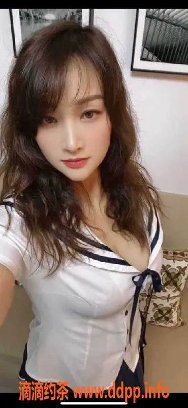 深圳楼凤-南山新人娜娜，166cm/55kg/36D，28岁只需500元