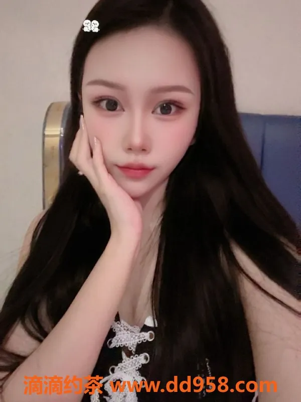 常州楼凤-常州柠檬，22岁166高C罩杯，800元起