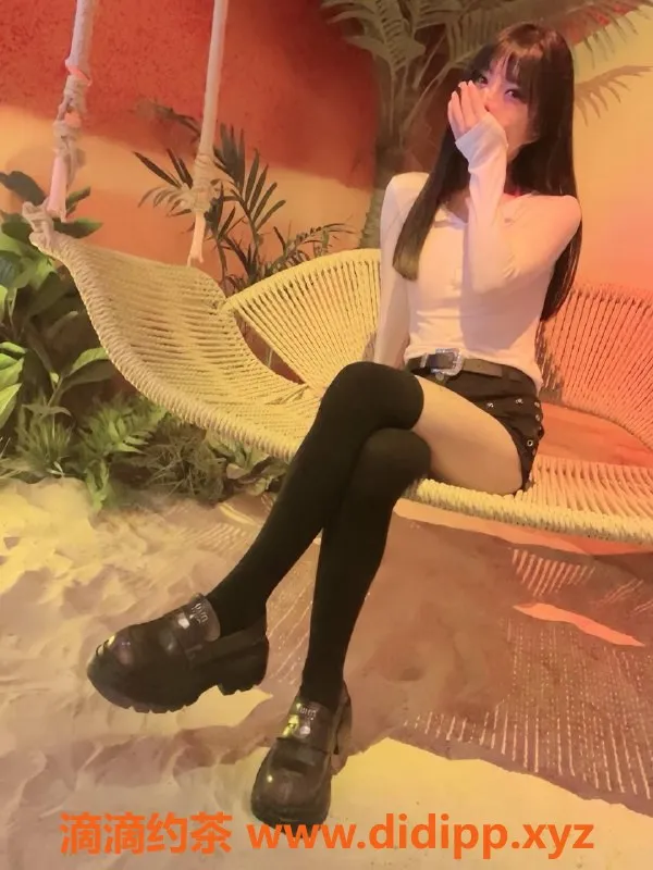 惠州楼凤-惠城区20岁茜茜，身高155cm，轻盈39kg