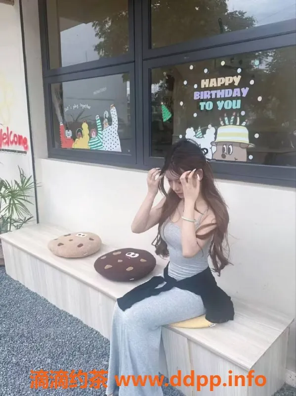 温州楼凤-瓯北大奶颜值系小姐，40分钟仅需7米