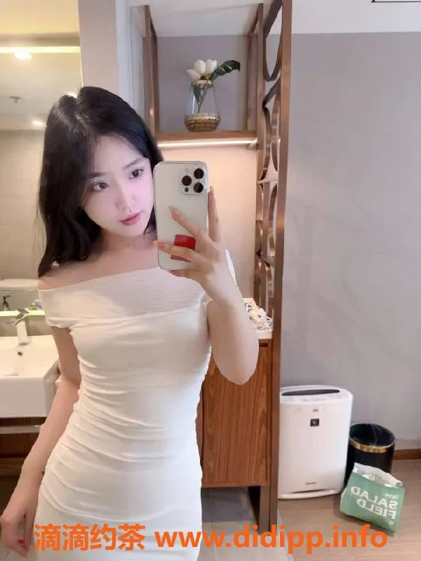 常州外围-常州山茶花，175高挑C罩杯，02年清纯可御姐