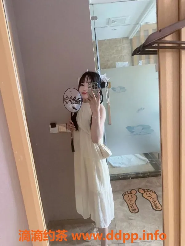 南通楼凤-95服务会瑜伽小姐姐，27岁换装调