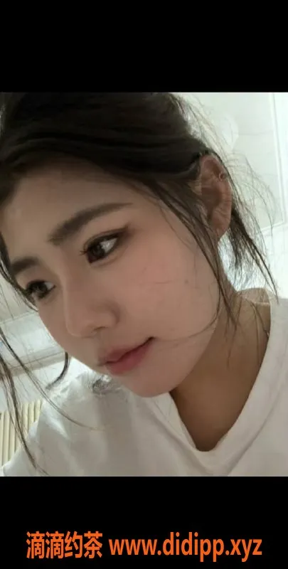 常州楼凤-常州曼曼 20岁 C罩杯 优质服务600P起