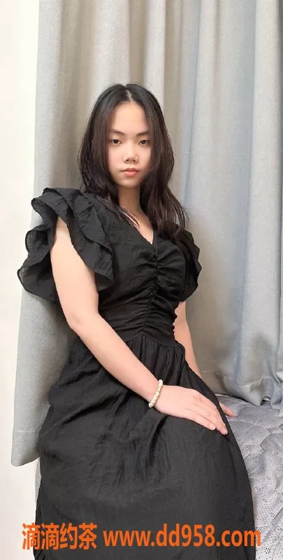 中山楼凤-西区小雨，18岁，36B，服务仅需500元起