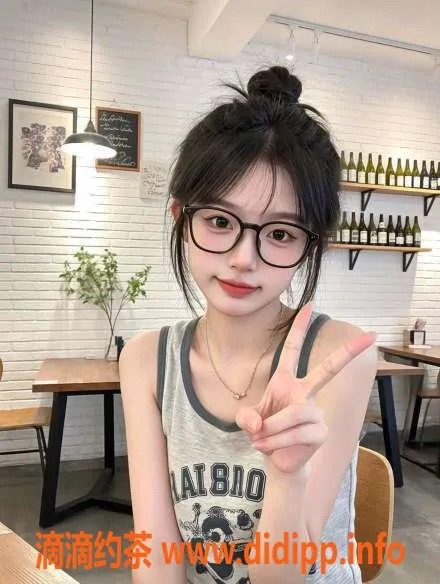 无锡楼凤-无锡小月牙，身高167，92斤，四年级小姐