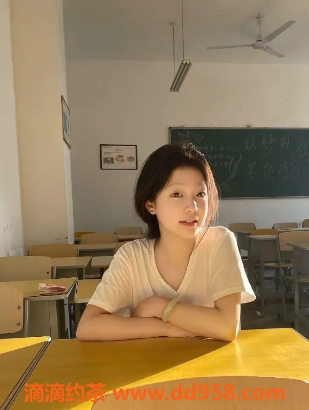 常州楼凤-武进嫩妹蛋蛋后果冻，165高92斤，600元起服务