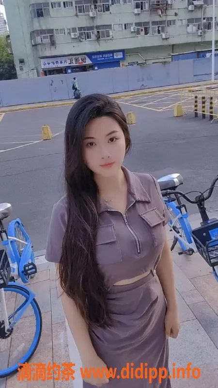 惠州楼凤资源信息,月月，大亚湾26岁轻熟女，身高165，98斤服务周到