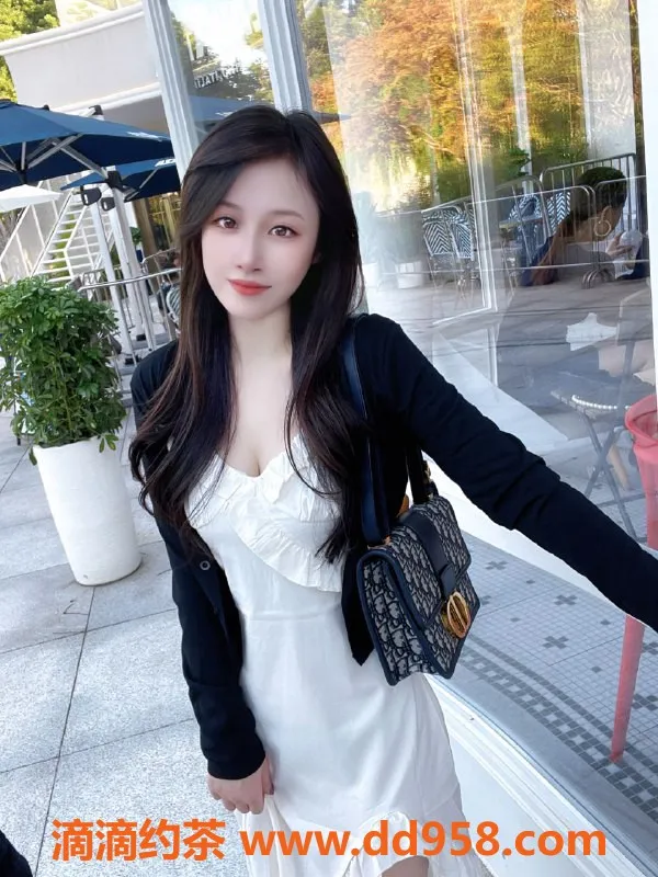 温州楼凤-瓯北朵儿，165大奶制服模特，超棒服务体验