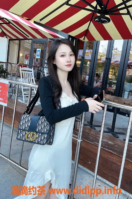 温州楼凤-瓯北朵儿，165大奶制服模特，超棒服务体验