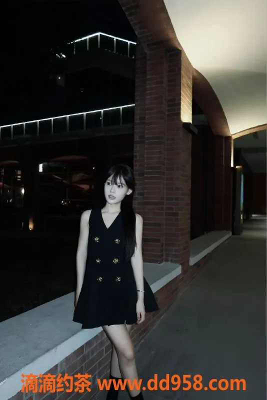 常州楼凤-常州新城帝景圆圆，23岁身高164，课费600P起