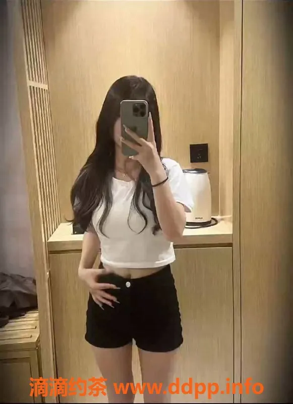 常州楼凤-新北嫩妹小岚岚，163身高，95体重，700元起