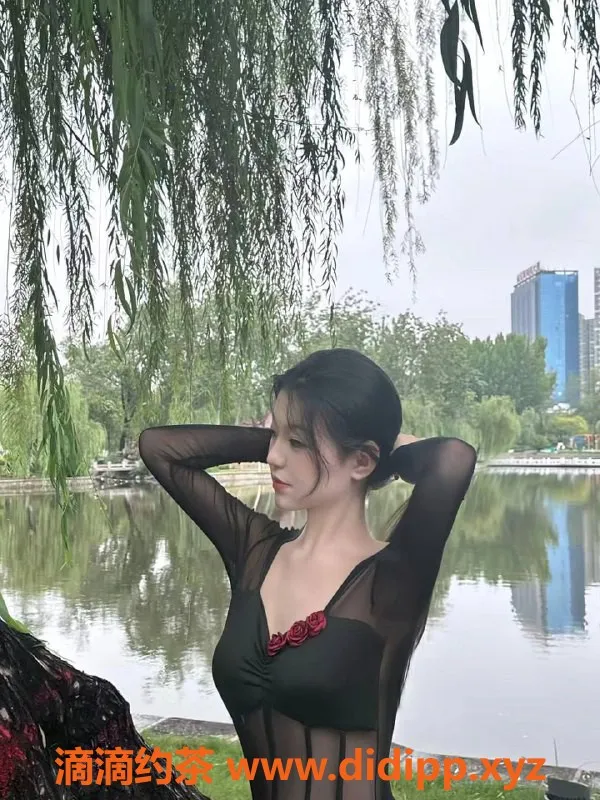 青岛楼凤-青岛玖儿，6张起，反差黑丝轻度SM服务