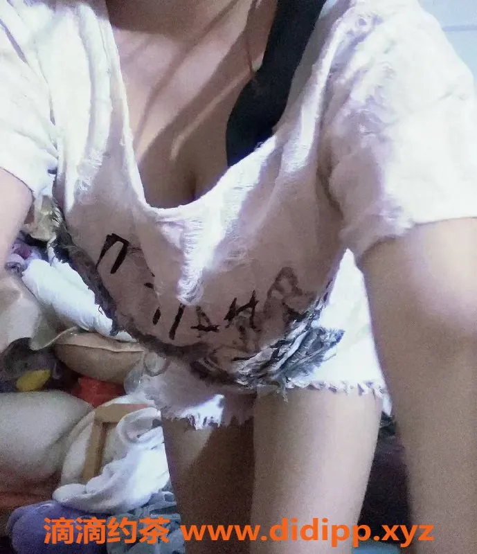 常州楼凤-常州红红，21岁162cm，C罩杯，600元起服务！