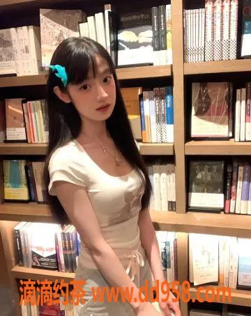 常州楼凤-常州涵涵21岁165cm，90斤清纯女孩服务
