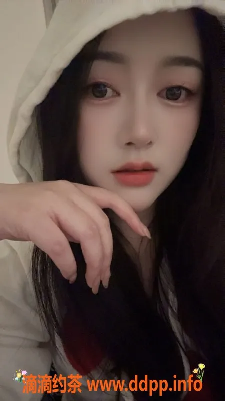 温州楼凤-瓯海小舞165cm天然G奶嫩妹，课费700元起