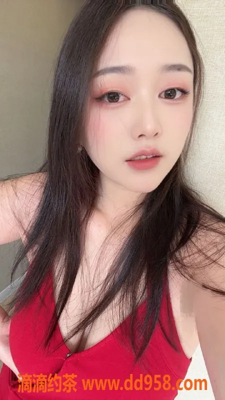 温州楼凤-瓯海小舞165cm天然G奶嫩妹，课费700元起