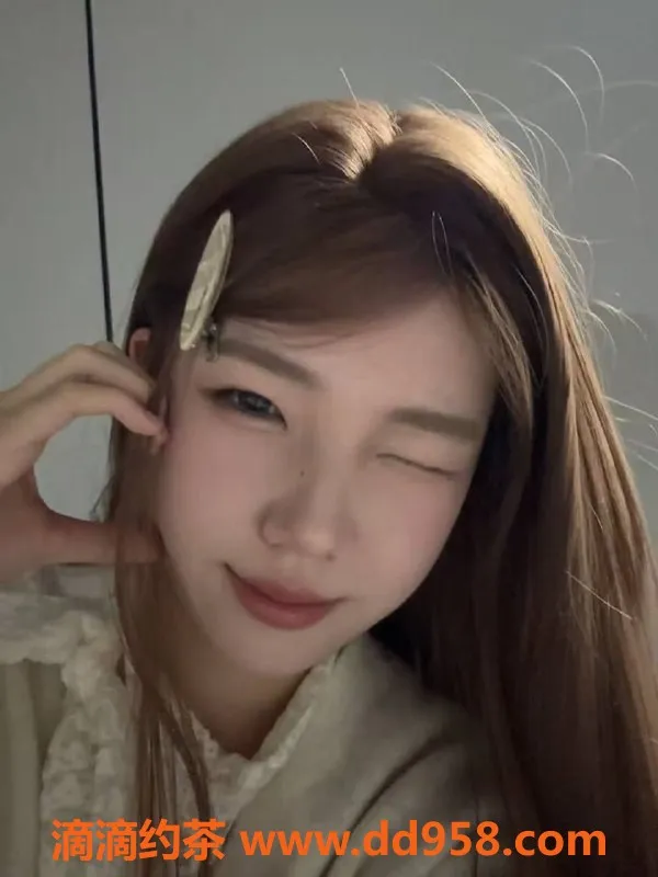 常州楼凤-常州小宝，160cm，23岁，600P欢迎体验