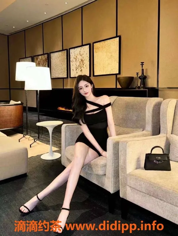 南通楼凤-南通倾听，23岁兼职美女，800元全🍑服务