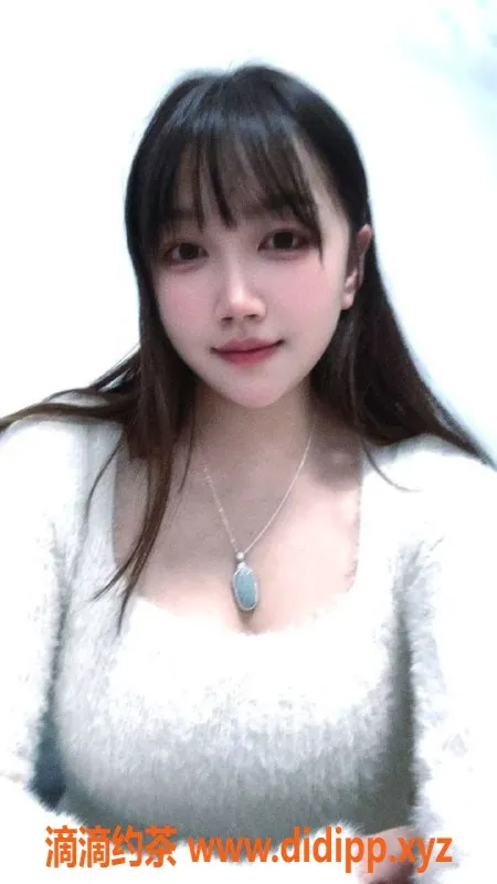 中山楼凤-古镇22岁小小布丁，C罩杯服务推荐