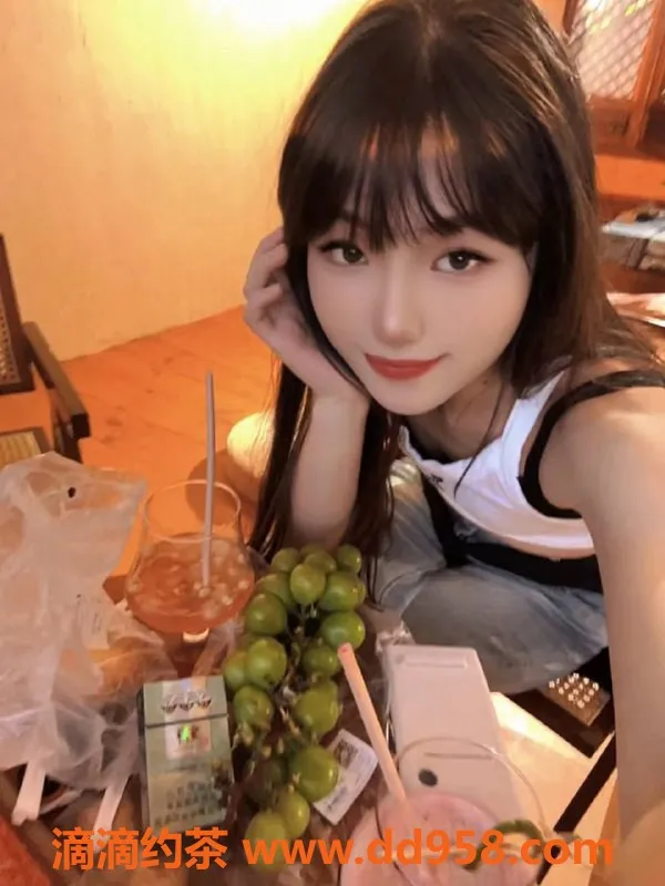 常州楼凤-常州饭饭，168身高，19岁，600元起