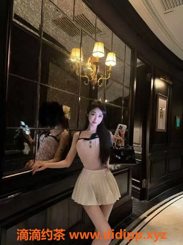 惠州上门服务-惠城27岁白嫩小妹，36D大胸，浴室调情服务