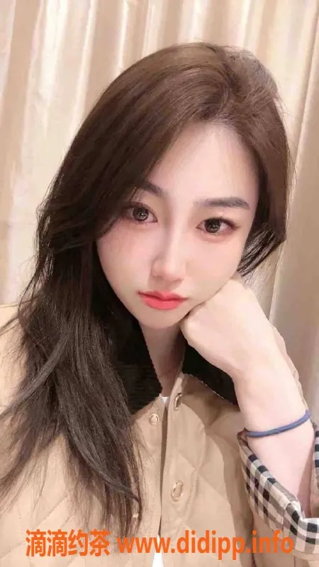 上海楼凤-静安少妇，3K大圈服务，尽享69与舌吻体验