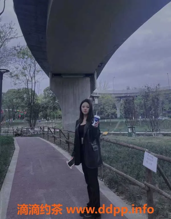 广州楼凤-黄埔欣欣，21岁，166cm，36C，超值服务