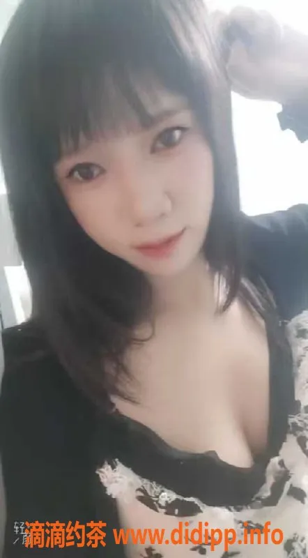 深圳楼凤-龙华小雪，26岁，163cm，47kg，300元享受60分钟服务