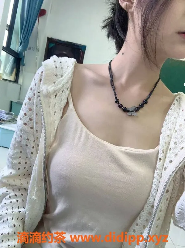 常州楼凤-常州小雨，158cm身高，19岁，600P服务