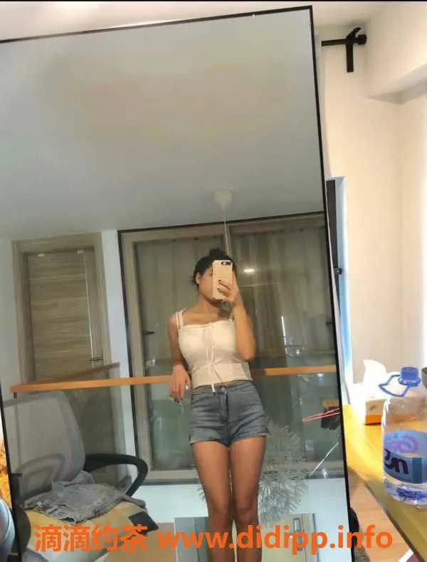 广州楼凤-花都软糯小果冻，21岁，160cm，34D体验