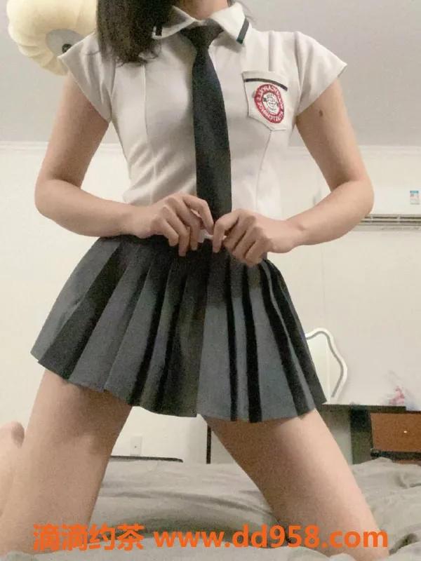 绍兴楼凤-绍兴小小，24岁，162cm，95斤，36B优质服务