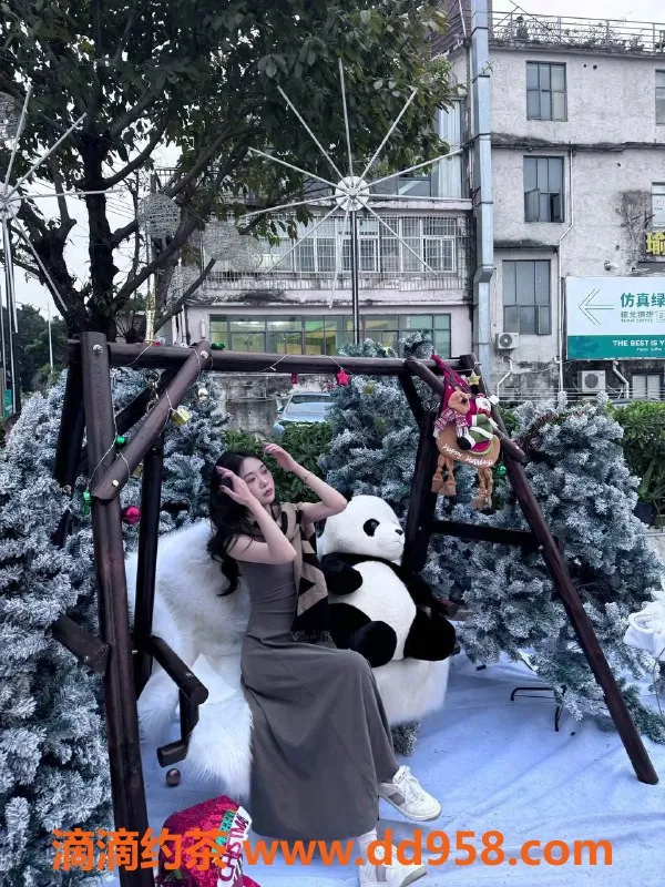 青岛楼凤-青岛小丫，大学生伴游，身高163，肌肤白皙