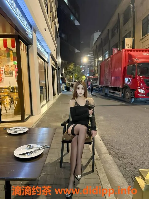 青岛楼凤资源信息,市北小曼，170高挑清纯，服务全面