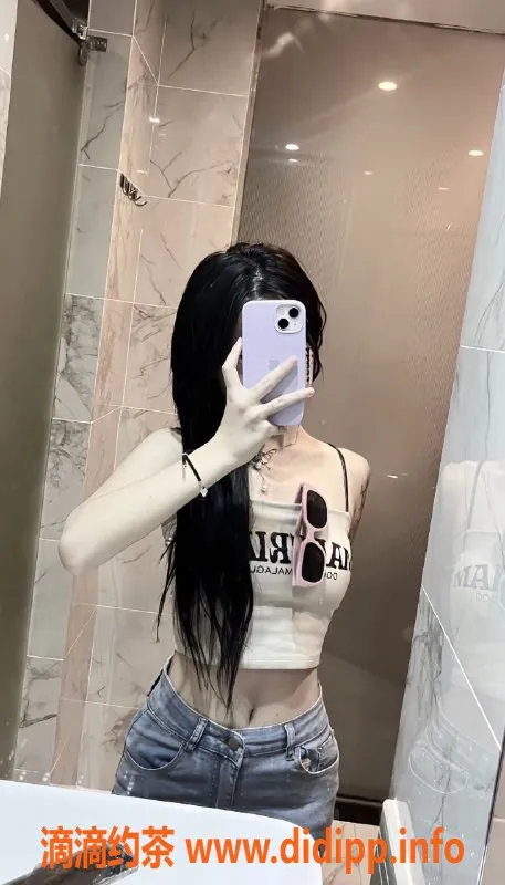 成都楼凤资源信息,成华区韩韩，身高160，85，19岁嫩妹服务