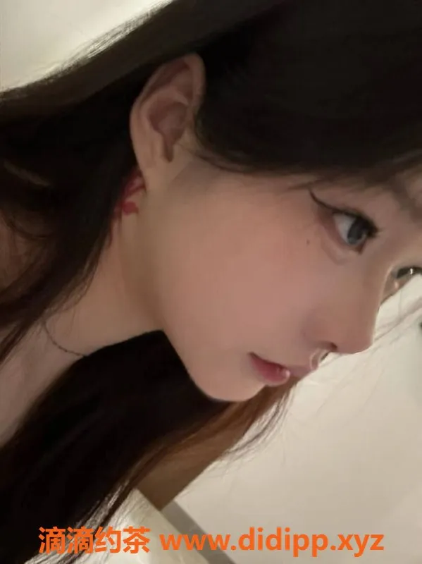 惠州楼凤-金山湖附近18岁小艺，微胖蜜桃臀服务