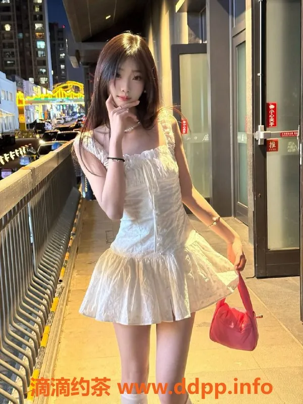 常州楼凤-常州青兮，166cm，19岁，服务好评如潮