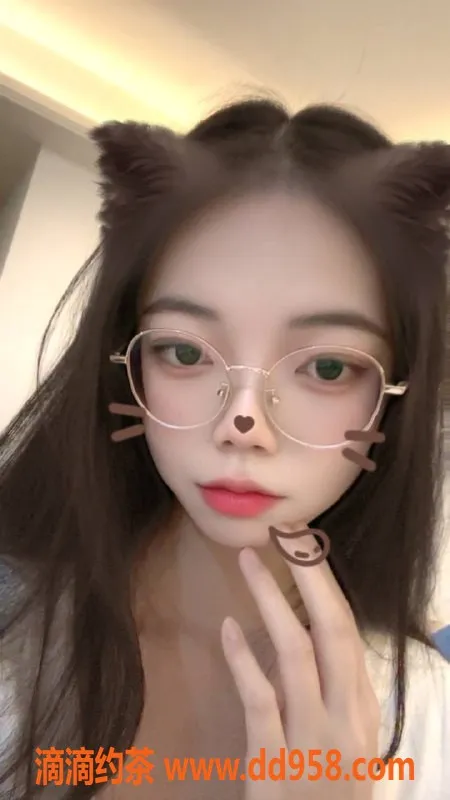 惠州楼凤-陈江21岁梓一，34C罩杯，700元起