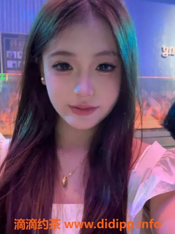 常州楼凤资源信息,常州乐儿，20岁C罩杯，身高166，服务超赞